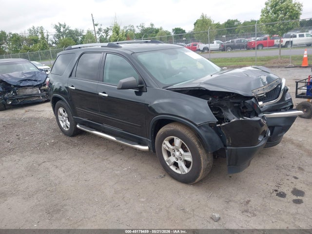 Salvage GMC Acadia Image