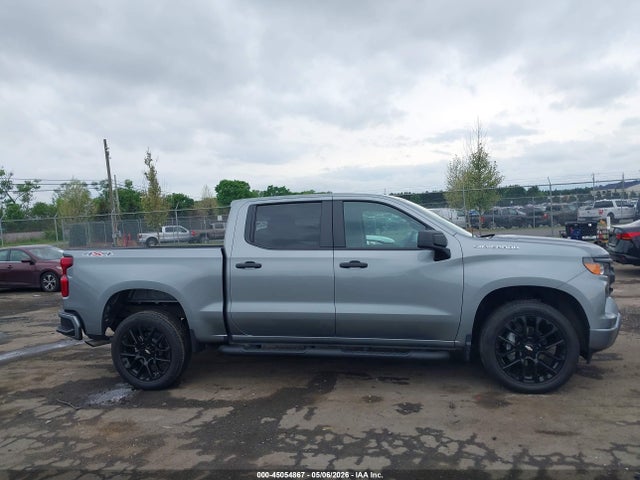 Chevrolet Silverado 1500 4wd  Short Bed Custom