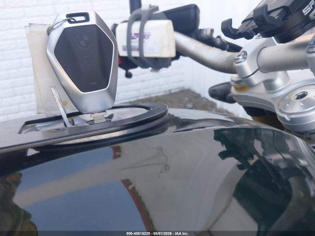 BMW R 12 Nine T
