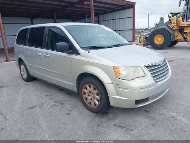Salvage Chrysler Town & Country Image