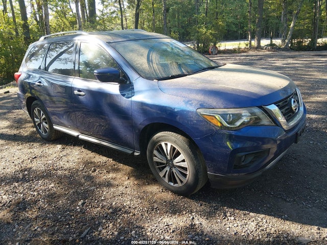 Salvage Nissan Pathfinder Image