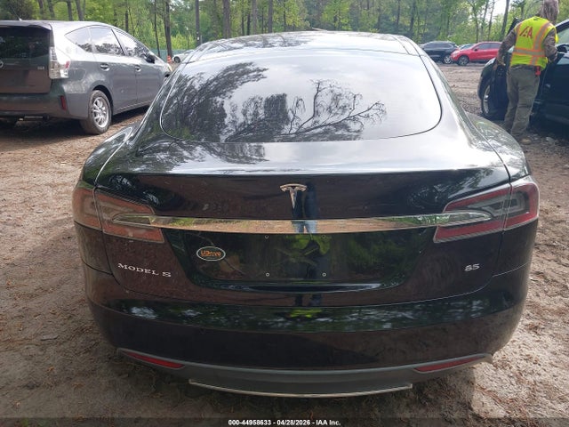 Tesla Model S P85