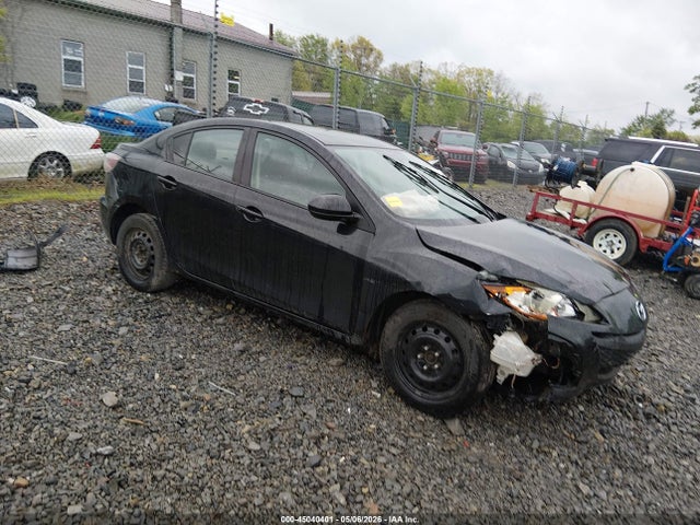 Salvage Mazda Mazda3 Image