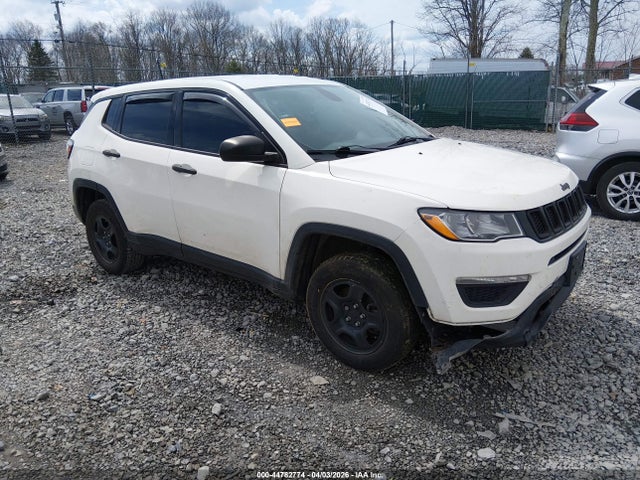 Salvage Jeep Compass Image