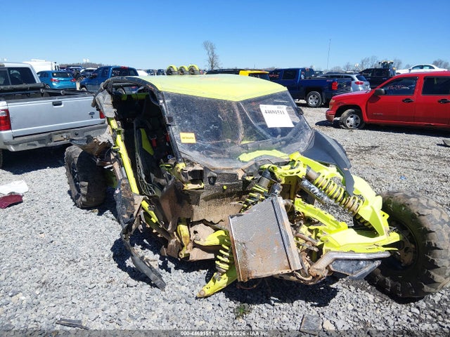 Salvage Can-Am Maverick X3 Image