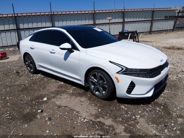Salvage Kia K5 Image