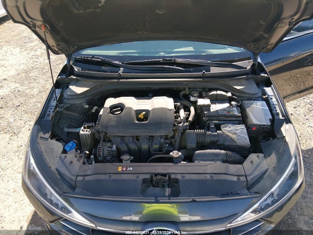 Hyundai ELANTRA Sel