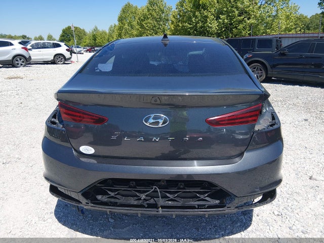 Hyundai ELANTRA Sel