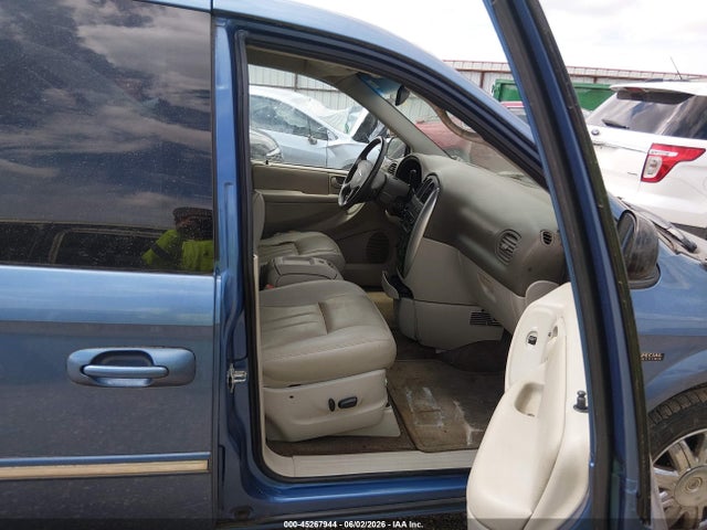 Chrysler Town & Country Touring