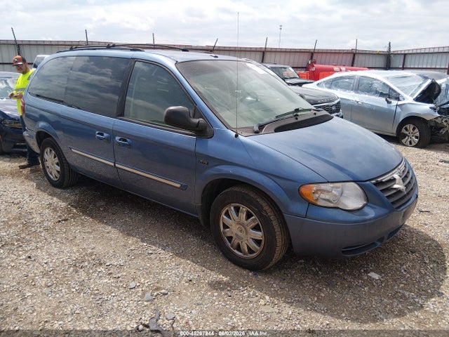 Salvage Chrysler Town & Country Image