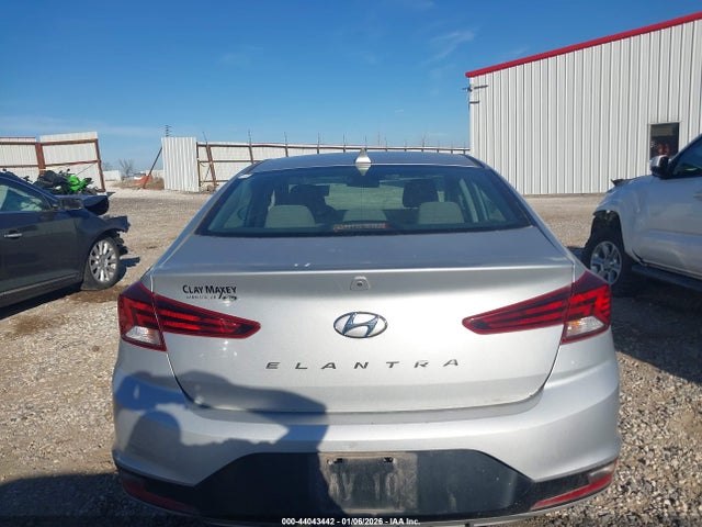 Hyundai ELANTRA Sel