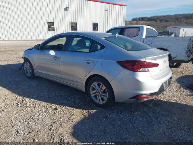 Hyundai ELANTRA Sel