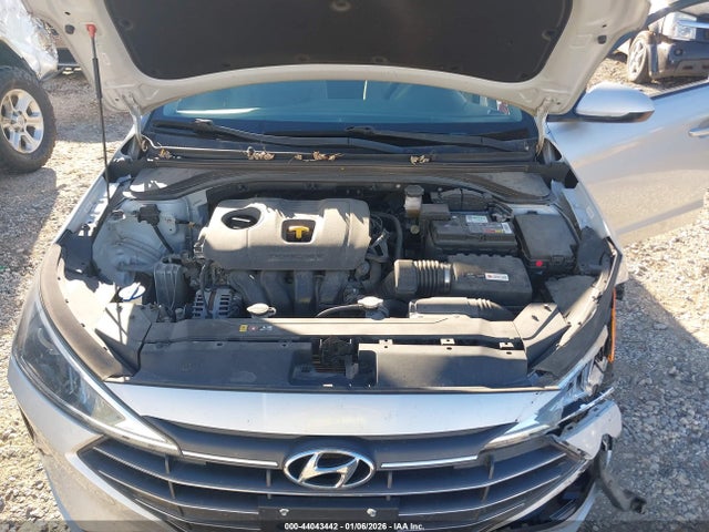 Hyundai ELANTRA Sel