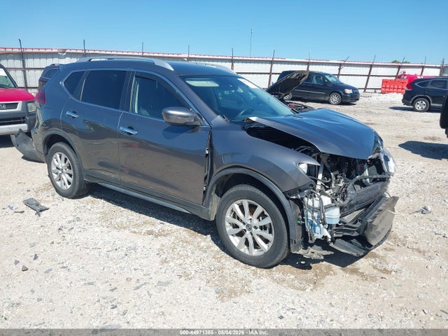 Salvage Nissan Rogue Image