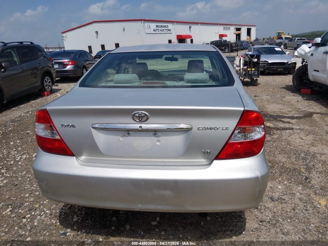 Toyota Camry Le V6
