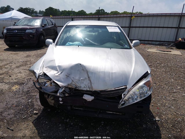 Toyota Camry Le V6