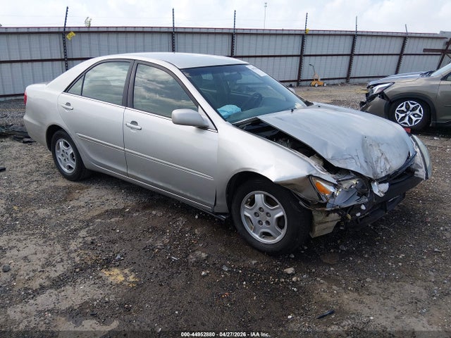 Salvage Toyota Camry Image