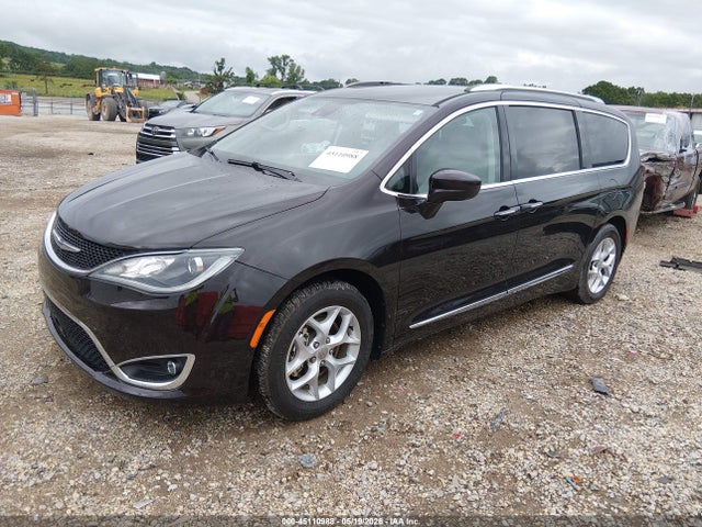 Chrysler Pacifica Touring-l Plus