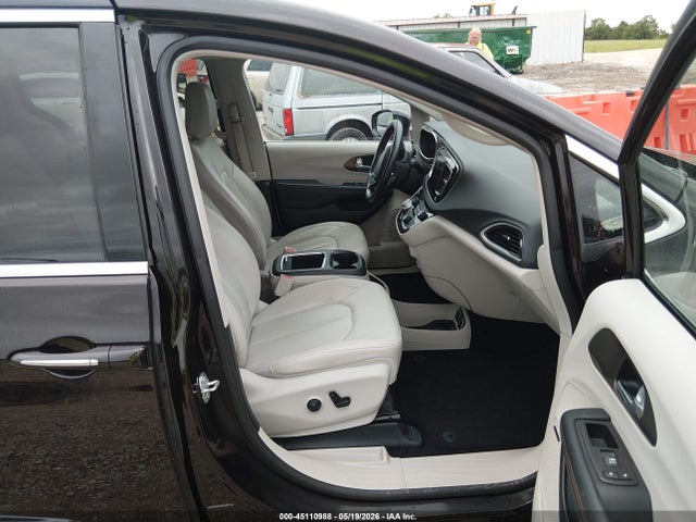 Chrysler Pacifica Touring-l Plus