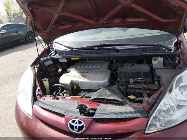 Toyota Sienna Ce