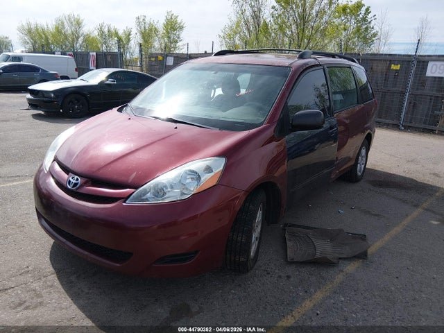 Toyota Sienna Ce