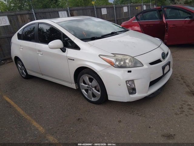 Salvage Toyota Prius Image