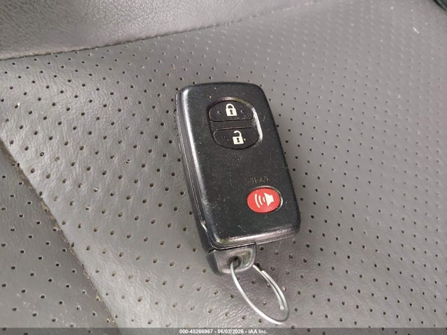 Toyota Prius V
