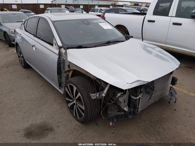 Nissan Altima Platinum Intelligent Awd