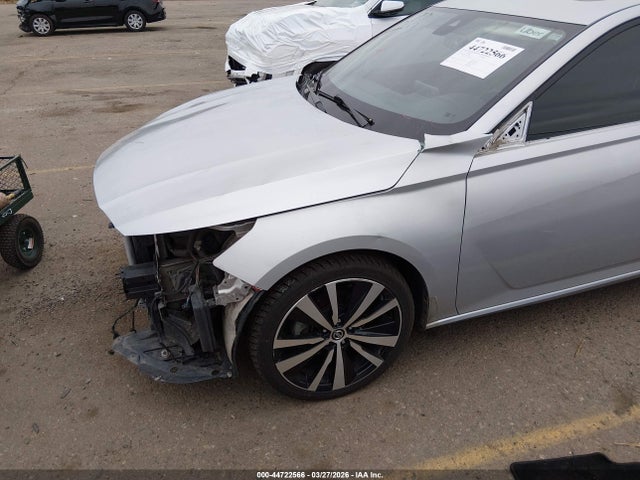 Nissan Altima Platinum Intelligent Awd