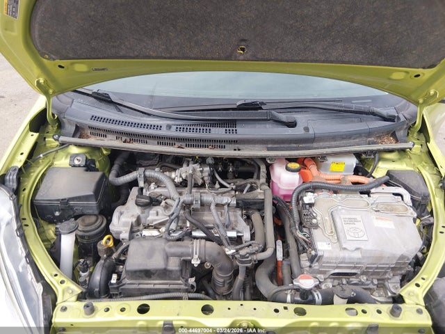 Toyota Prius c Two
