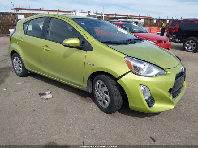 Salvage Toyota Prius c Image