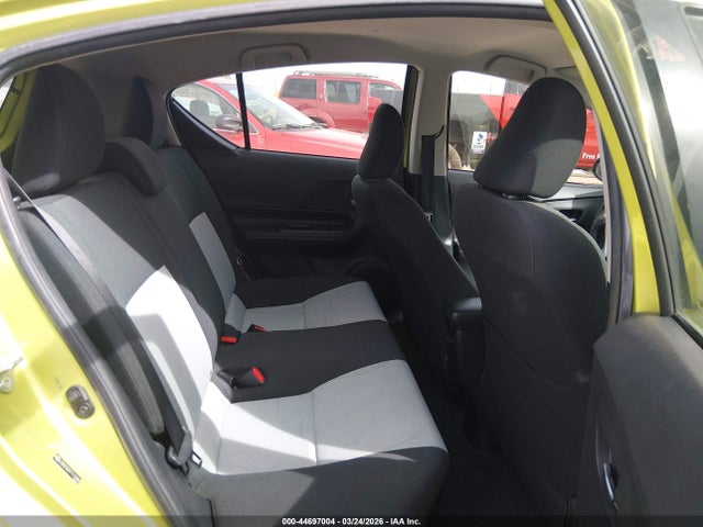 Toyota Prius c Two