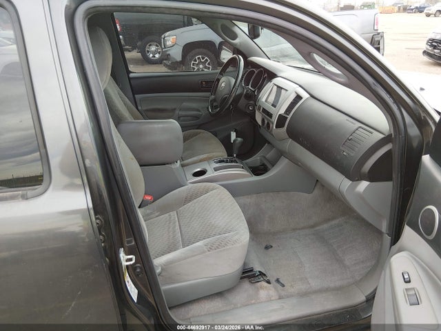 Toyota Tacoma Base V6