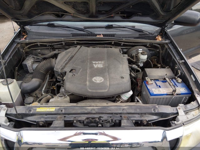Toyota Tacoma Base V6