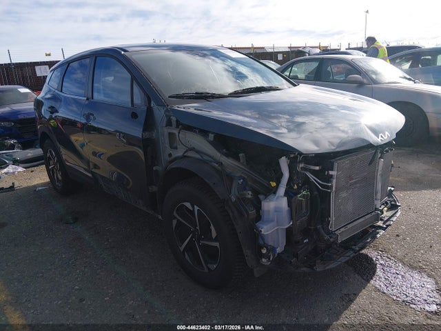 Salvage Kia Sportage Image