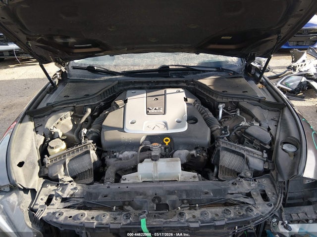 INFINITI Q50 Premium