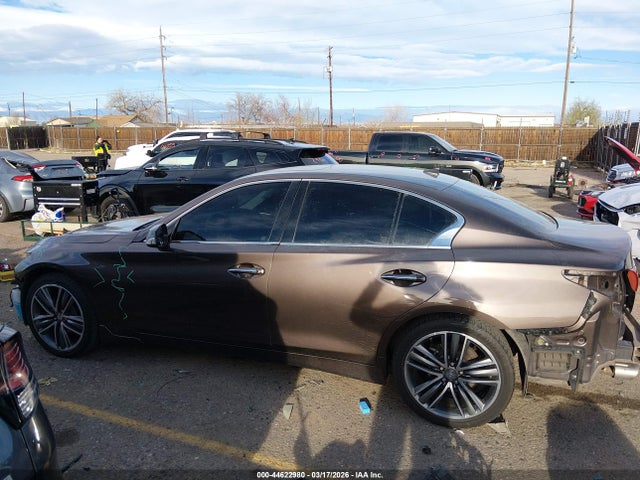 INFINITI Q50 Premium