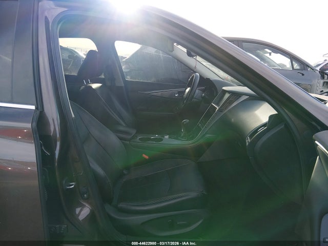 INFINITI Q50 Premium