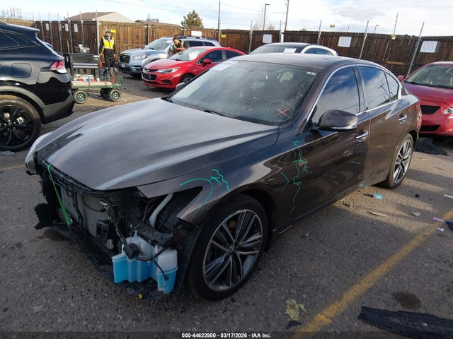 INFINITI Q50 Premium