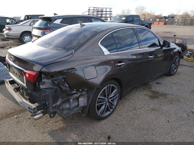 INFINITI Q50 Premium