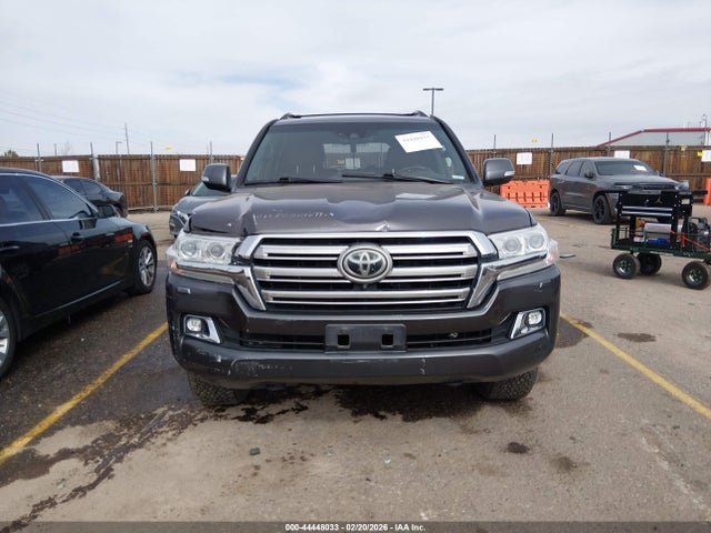 Toyota Land Cruiser V8