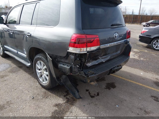 Toyota Land Cruiser V8