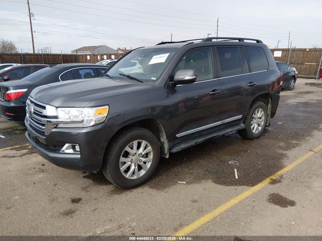 Toyota Land Cruiser V8