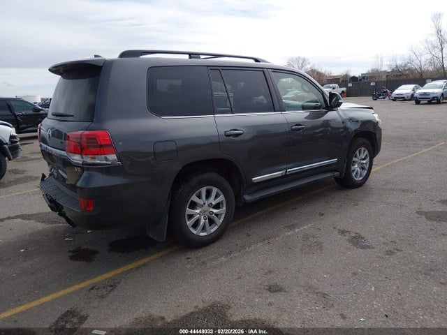 Toyota Land Cruiser V8