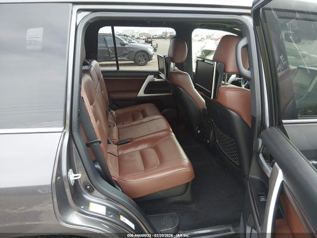 Toyota Land Cruiser V8