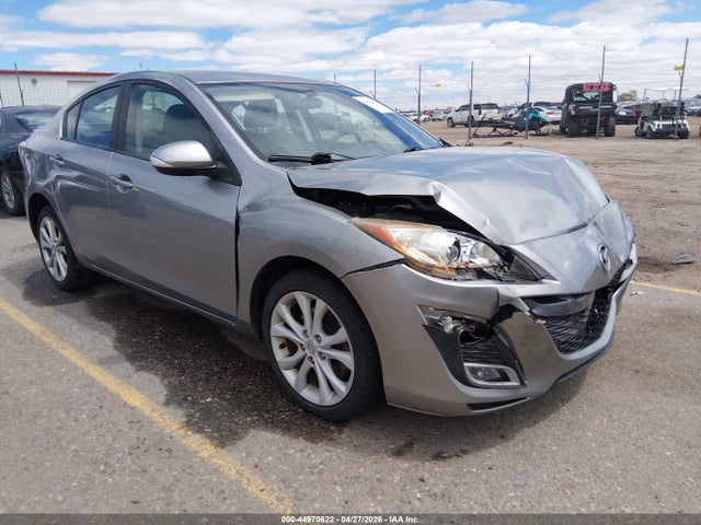 Salvage Mazda Mazda3 Image