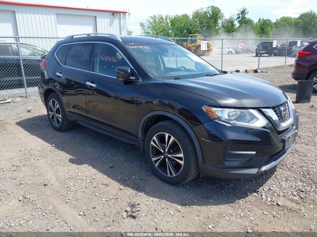 Salvage Nissan Rogue Image