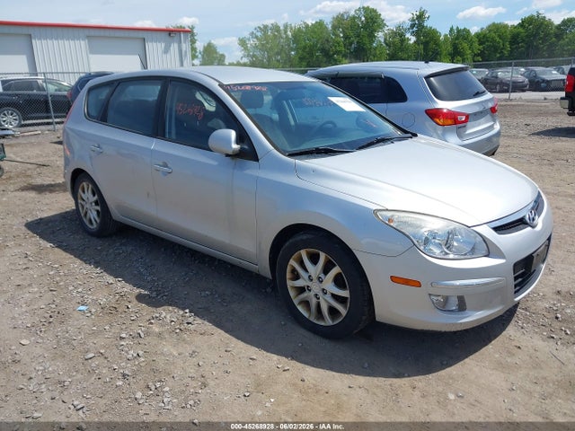 Salvage Hyundai ELANTRA Image