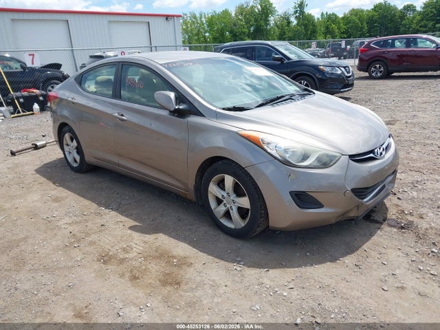 Salvage Hyundai ELANTRA Image