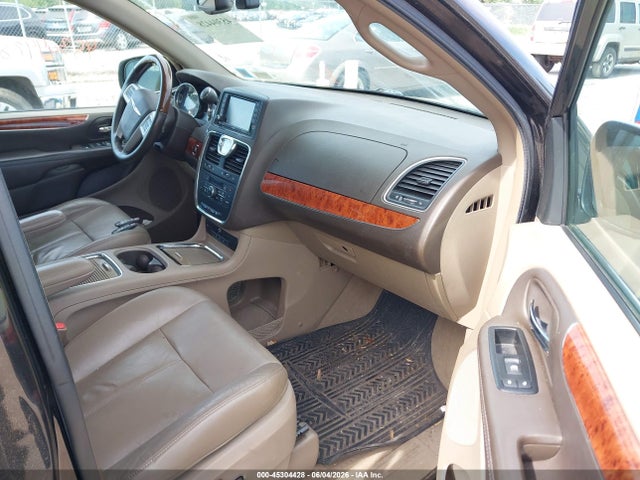 Chrysler Town & Country Limited Platinum